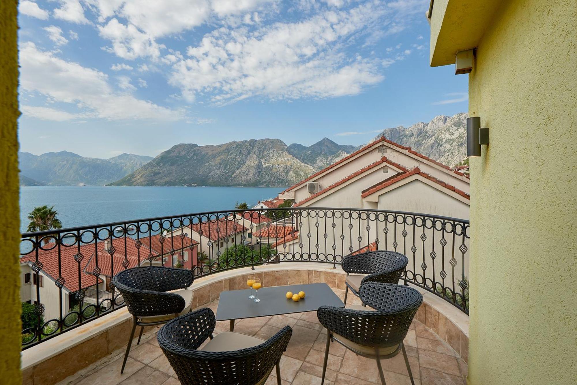 2Montenegro Mimoza Apartments Dobrota Eksteriør bilde