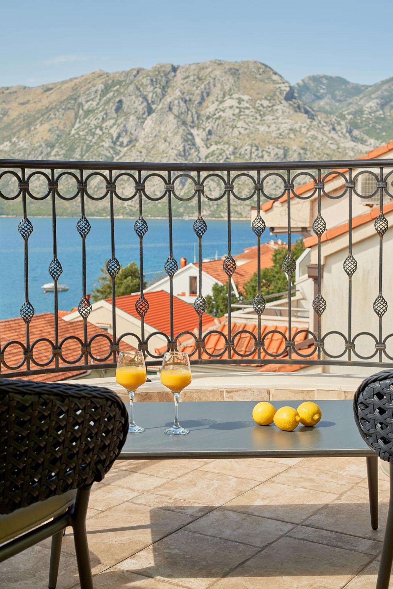 2Montenegro Mimoza Apartments Dobrota Eksteriør bilde