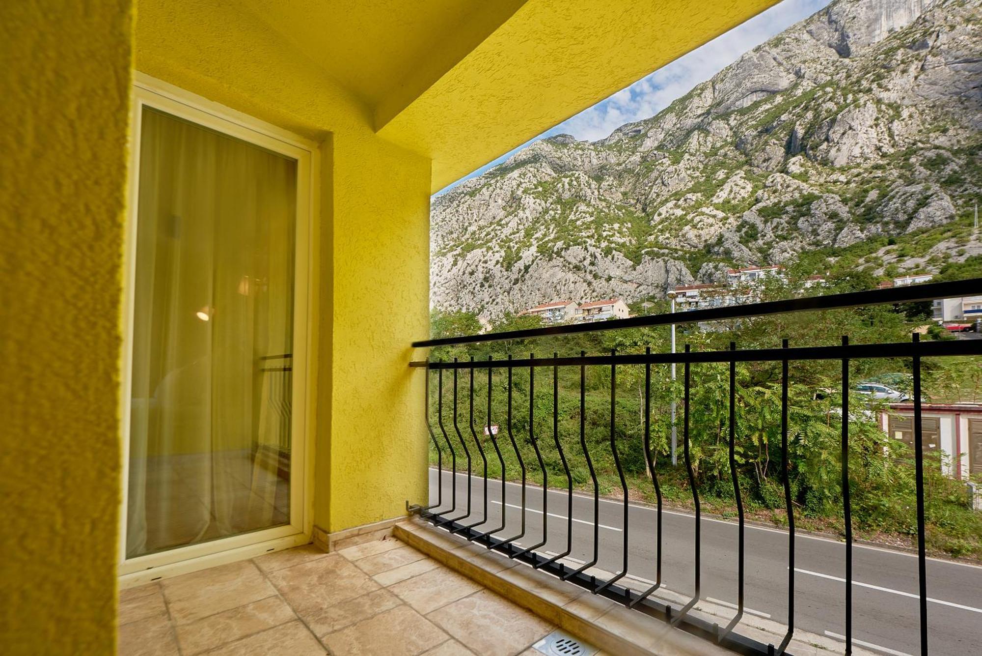 2Montenegro Mimoza Apartments Dobrota Eksteriør bilde