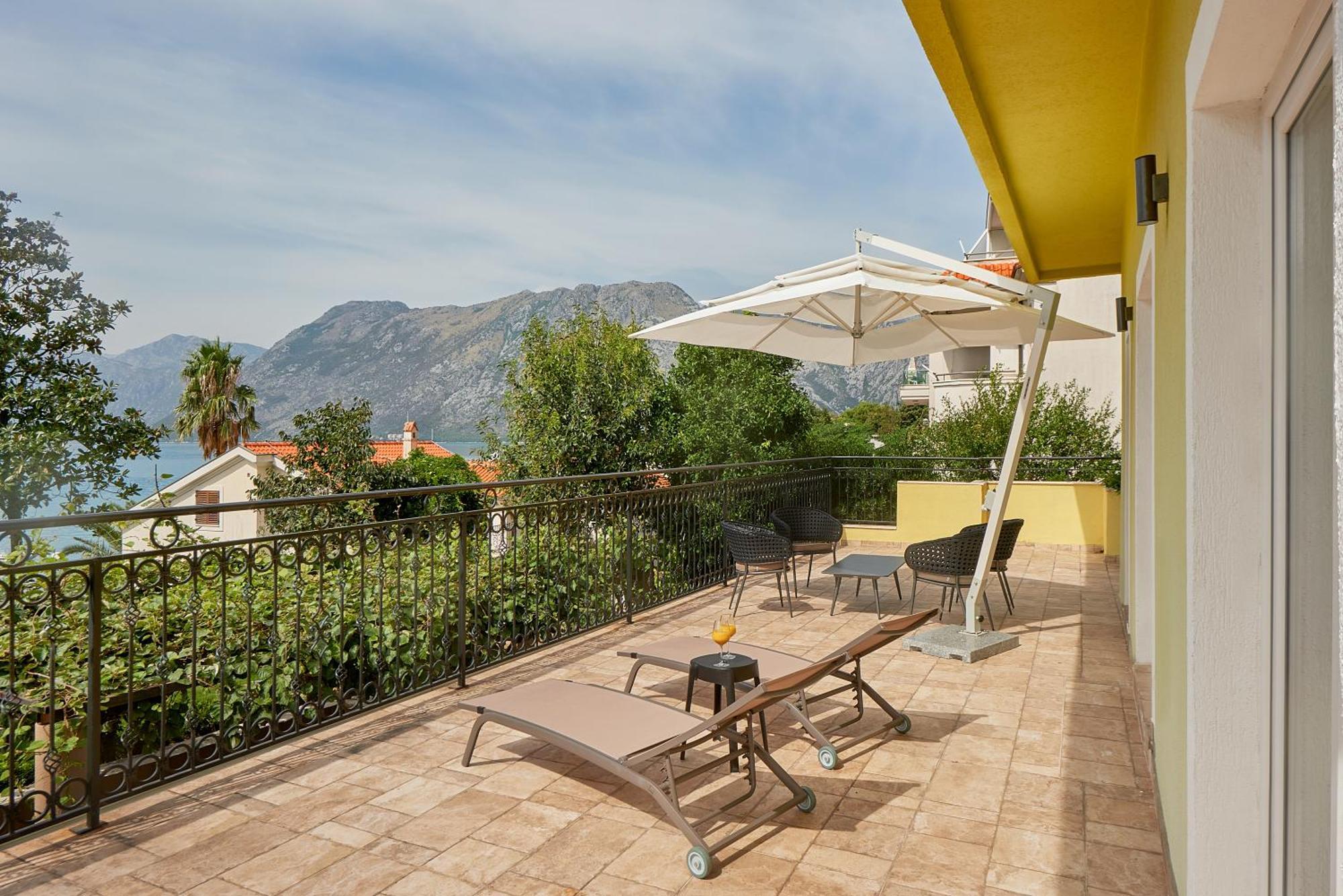 2Montenegro Mimoza Apartments Dobrota Eksteriør bilde