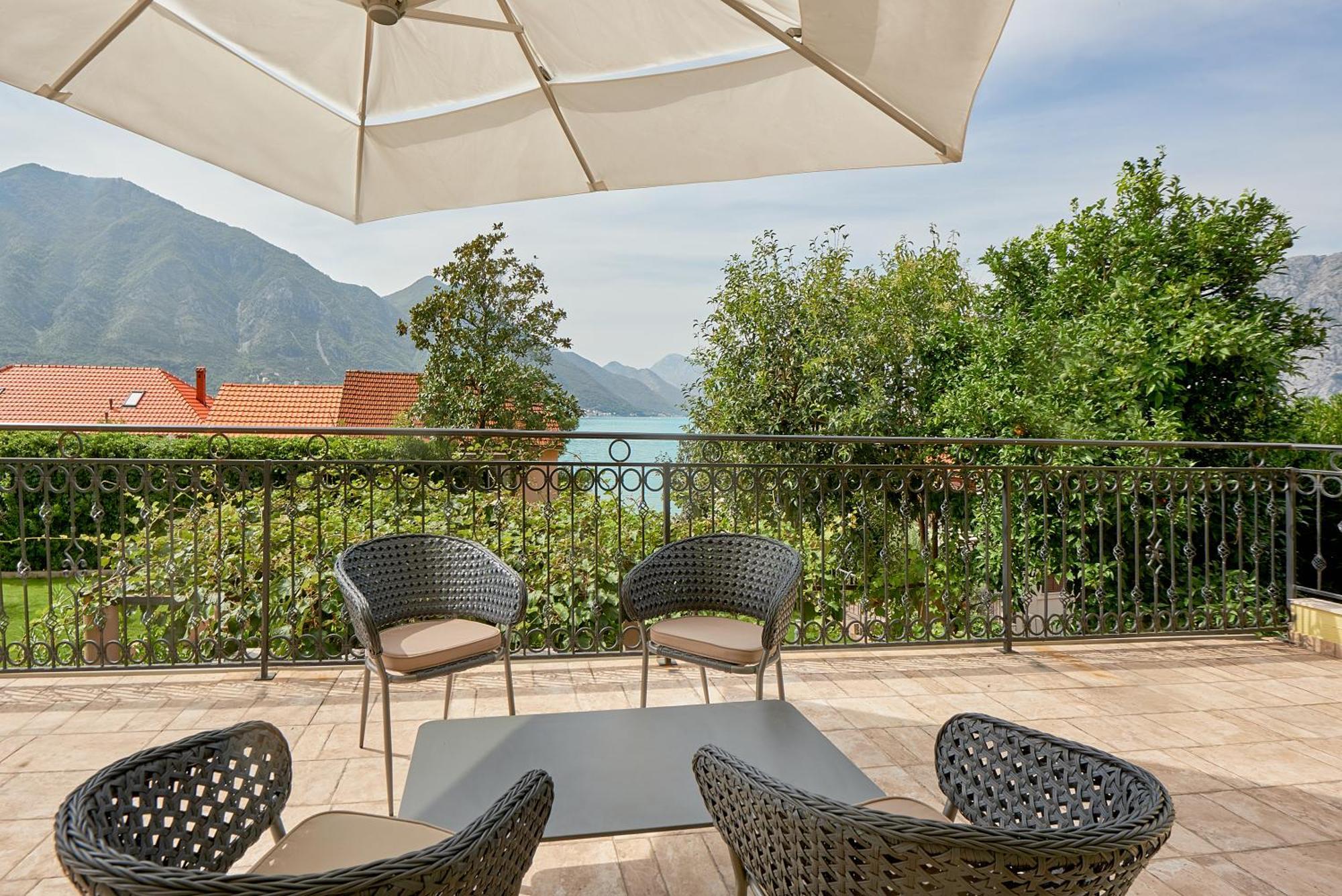2Montenegro Mimoza Apartments Dobrota Eksteriør bilde